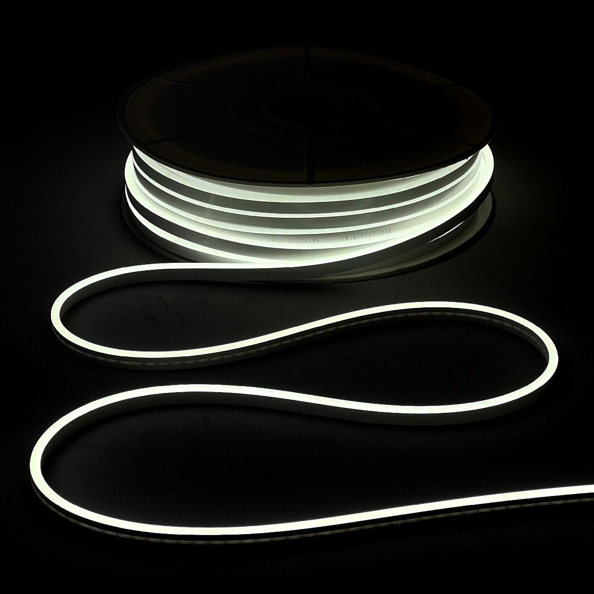 Качественная картинка Гибкий неон Laitcom односторонний 8х16мм, 24В, IP65