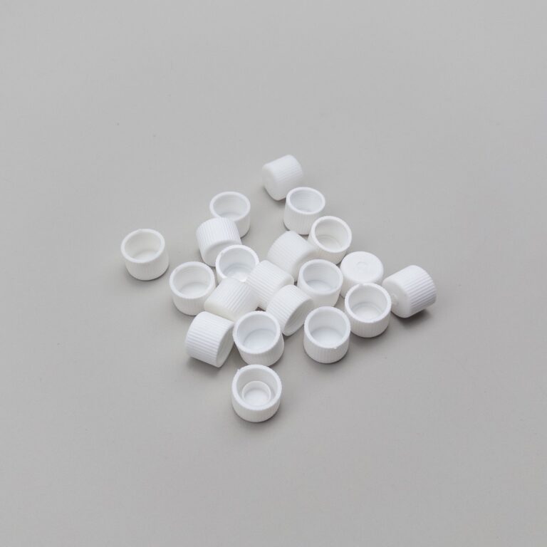 Качественная картинка Заглушка Laitcom для бахромы, занавесов и нитей 220В, белая