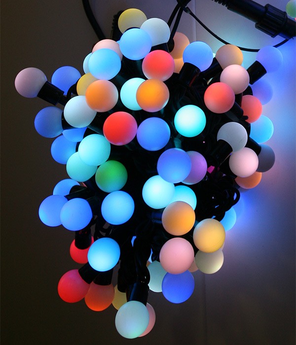 Качественная картинка Гирлянда светодиодная Laitcom Fiesta big ball 10м, 100 led, IP44, 220-230V., D23мм RGB