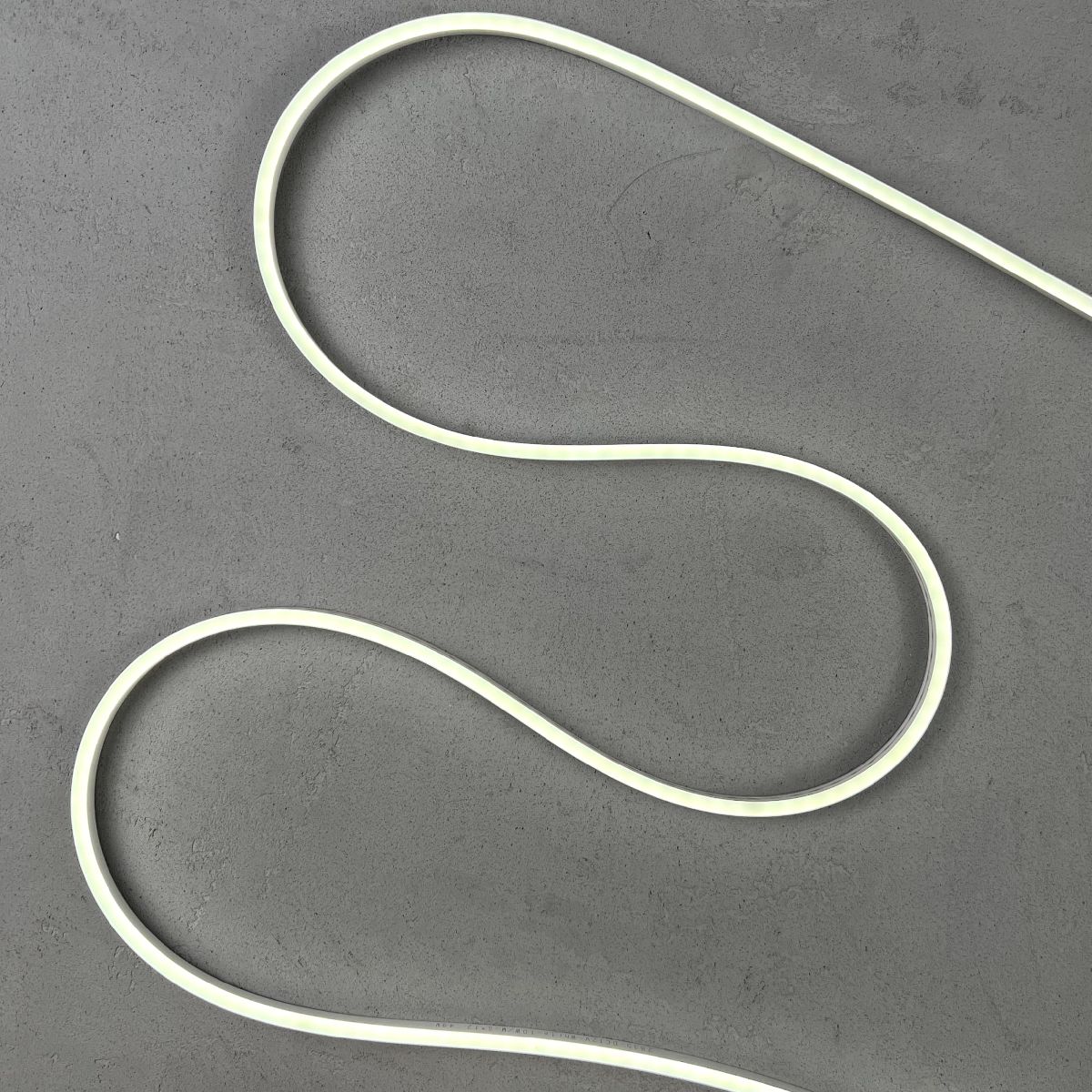 Качественная картинка Гибкий неон Laitcom односторонний 8х16мм, 24В, IP65